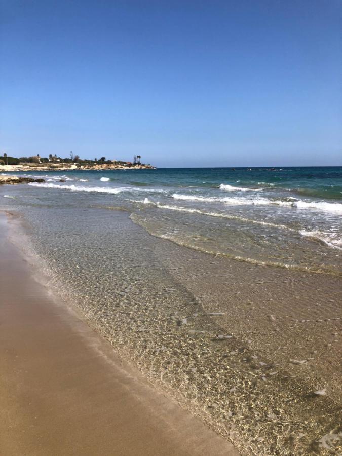 Villa Santa Barbara 阿沃拉 外观 照片